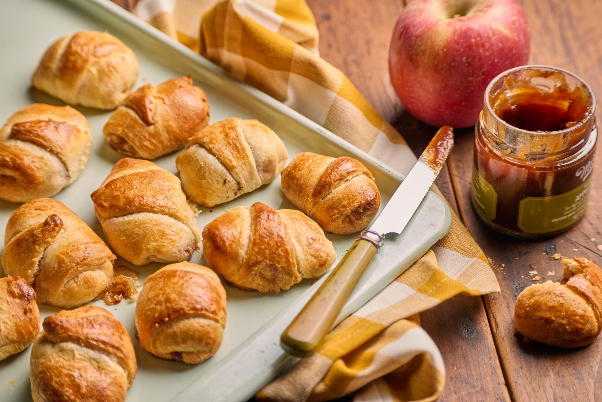 Apple & Prosciutto Baked Brie Dinner Ro